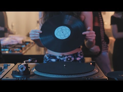 ELYA - Una ragazza così