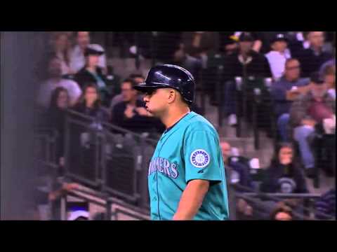 2013/09/07 Morales loses bat again