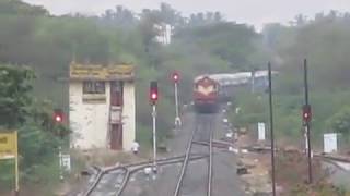 preview picture of video 'Full Video - Koyna Express Arrival And Departure At Kirloskarvadi Railway Station'