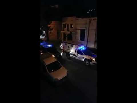 Video: Policías detienen y golpean a una periodista salteña