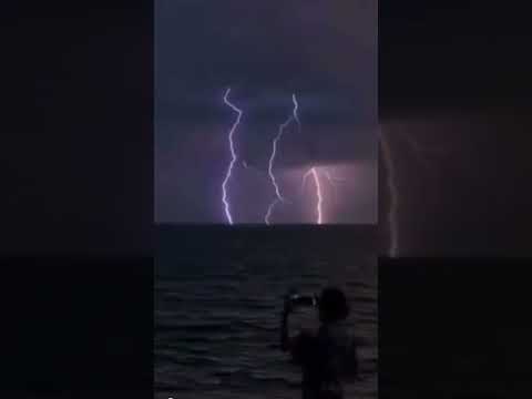 Relámpago del Catatumbo está  en la cuenca del Lago de Maracaibo, en el estado Zulia, Venezuela