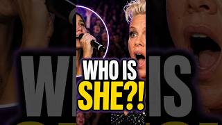 Download lagu Pink Let a Fan Sing… Her Reaction Says It All mp3 Download lagu Pink Let a Fan Sing… Her Reaction Says It All mp3