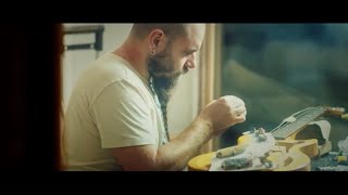 È Non È Lyrics English Translation