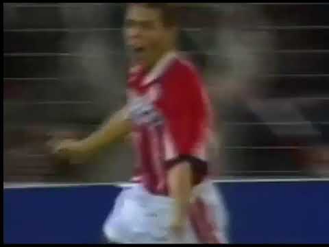 Ronaldo Luis Nazário (PSV) - 01/10/1995 - PSV 3x0 Feyenoord - 1 gol