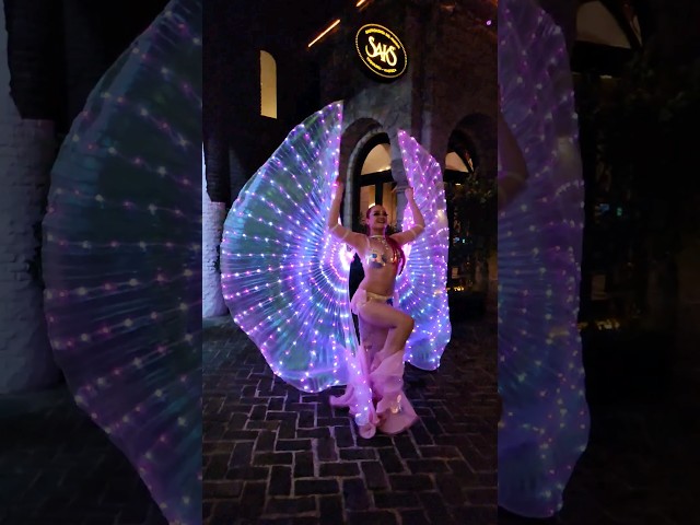 Vídeo relacionado con Alas LED para mujer, alas de hadas, barra, danza del vientre, iluminación de escenario, rave 360 grados, accesorios de rendimiento LED alas de baile Butterfly alas, capa de danza alas de isis (blanco)