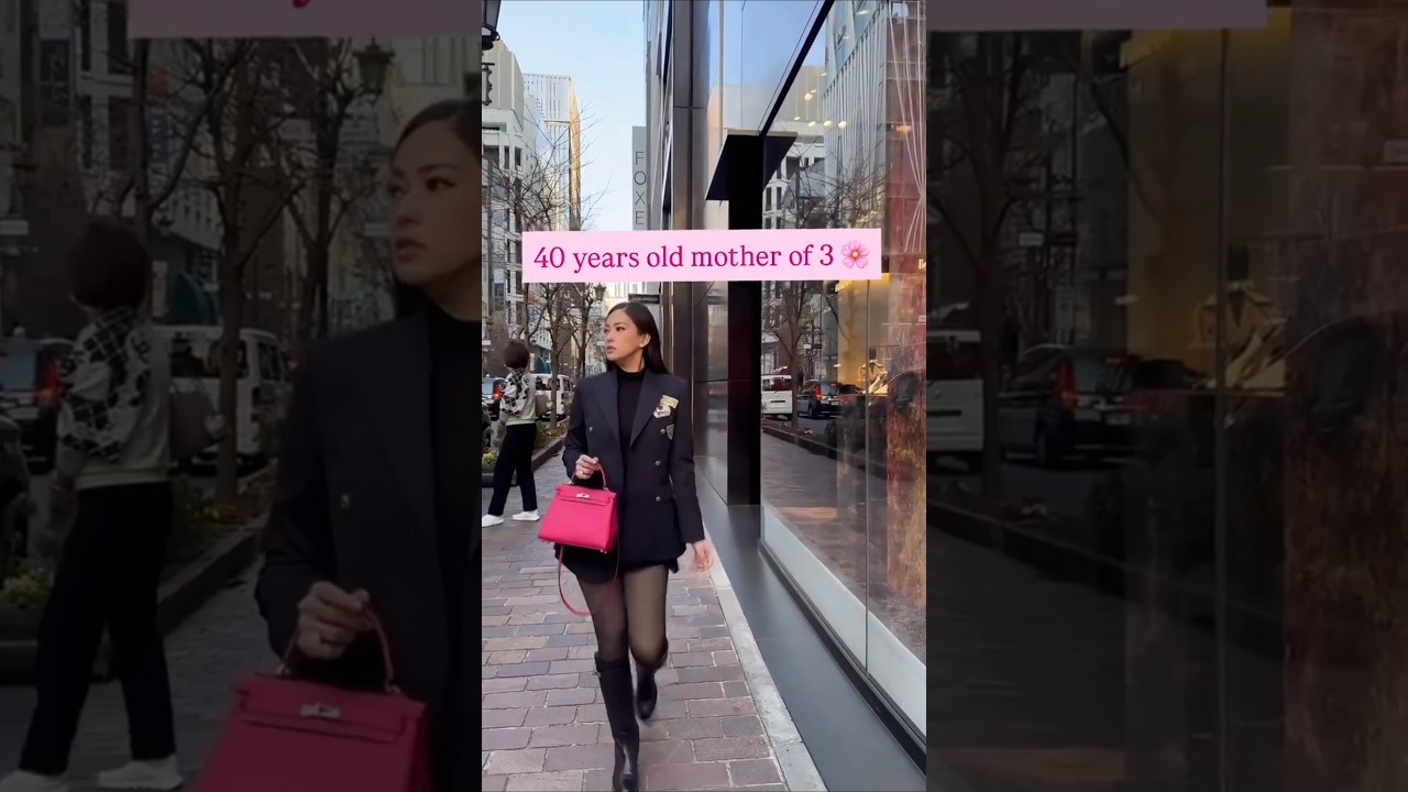 40, 3 kids, and a pink Kelly. Peak mom energy! 🌸✨#momlife #hermes #kellybag #luxury #fashion