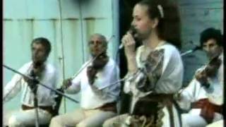 Mariana Drăghicescu - Aud cucu si aud mierla