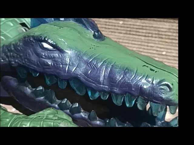 Vídeo relacionado con Figura de Cocodrilo Mutante Verde, Colección Fantasía, Juguete Niños 3+