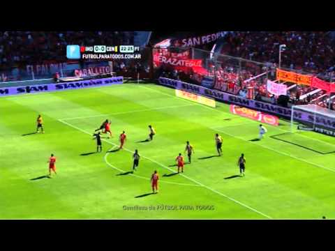 Lo bombardea. Independiente 0 - Central 0. Fecha 9. Torneo Primera División 2014. FPT.