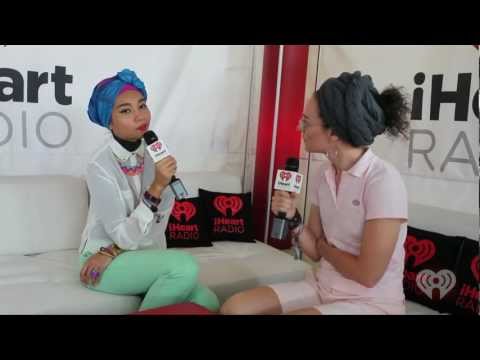 download lagu mp3 mp4 Yuna Zarai Blog, download lagu Yuna Zarai Blog gratis, unduh video klip Yuna Zarai Blog