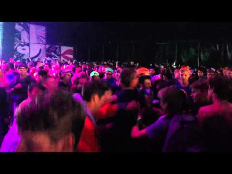 Laundry Day 2015 - Feint pogo