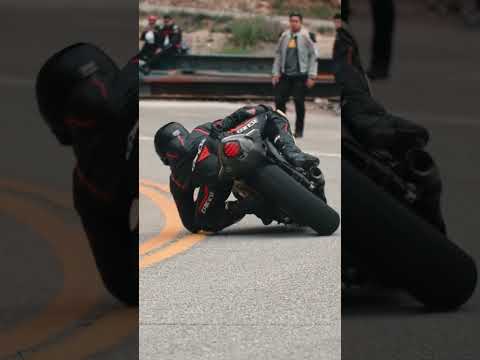 Cornering.😎 #bigbike #sports #cornering #motorcycle #motogp #motovlog #chillrides #tips