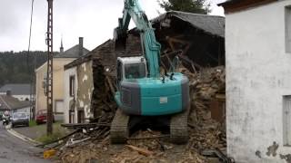 preview picture of video 'Radelange, le 13 septembre 2013. Destruction d'une vieille habitation (HD)'