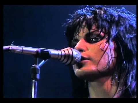 Joan Jett and the Blackhearts 08. Shout [LIVE 1982]