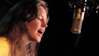 Felicia Jangard Nielsen a.k.a Shoutin' Red - Charley Jordan Medley
