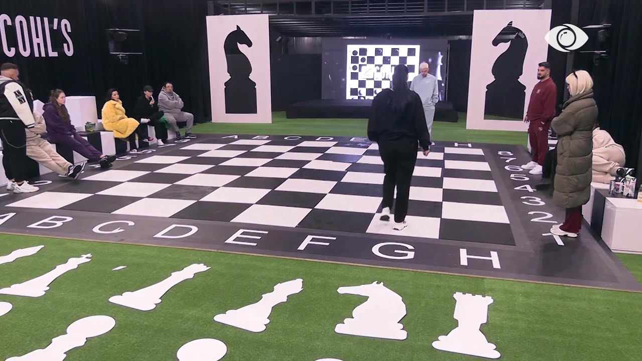 Vazhdon loja e Cohl’s, Erjola mposht Bardhin në fushën e shahut