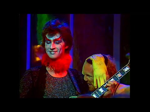 𝐒𝐤𝐲𝐡𝐨𝐨𝐤𝐬 - 𝐋𝐢𝐯𝐢𝐧𝐠 𝐈𝐧 𝐓𝐡𝐞 𝟕𝟎'𝐬 - 𝐂𝐨𝐮𝐧𝐭𝐝𝐨𝐰𝐧 - 𝟒𝐊 𝐑𝐞𝐦𝐚𝐬𝐭𝐞𝐫 - 𝟏𝟗𝟕𝟒