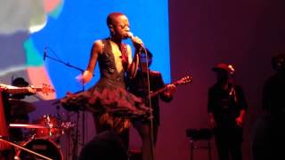 Kimbely Nichole performs &#39; Dirty Diana &#39; live at the Apollo