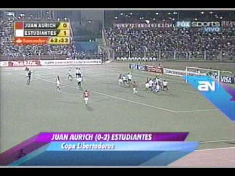 Golazo de media cancha de Estudiantes ante Juan Aurich