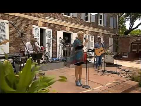 Sys Bjerre synger Lina Rafn - Toppen Af Poppen 2011