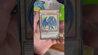 Dragón Blanco de Ojos Azules arte Chibi BLMM-SP001 Secret Rare