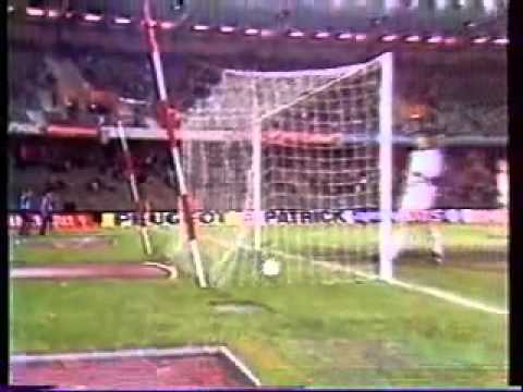 1980/1981 UEFA 1/8a E. Francfort-Sochaux: 4-2
