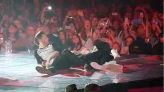 One Way Or Another/Teenage Kicks - One Direction @ The O2 Arena