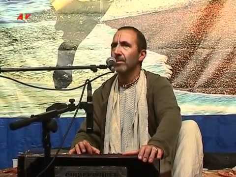 2011 09 09 Evening kirtan part 2