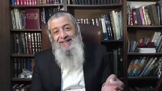 מה אתה עושה בעולם???    00000000.... הרב רוני בוסי יצ"ו (הרב רוני בוסי) - התמונה מוצגת ישירות מתוך אתר האינטרנט יוטיוב. זכויות היוצרים בתמונה שייכות ליוצרה. קישור קרדיט למקור התוכן נמצא בתוך דף הסרטון