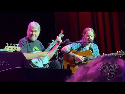 Billy Strings, Béla Fleck, Bryan Sutton & Royal Masat – “Don’t Think Twice, It’s All Right” 9/14/25 