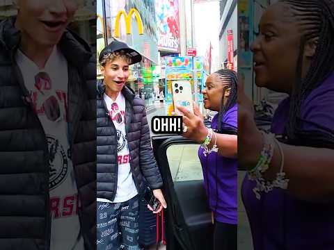 Tota Was Recognized By A Wholesome Fan In New York! 🥰🥹