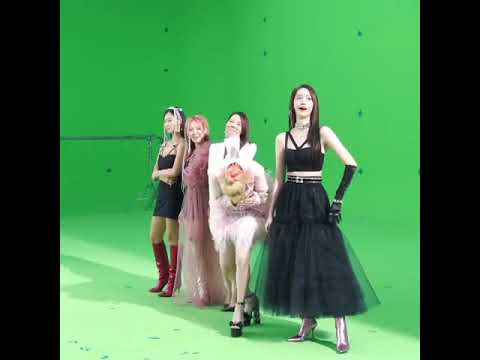 SNSD OH-GG, I love seeing them laugh together 🥰