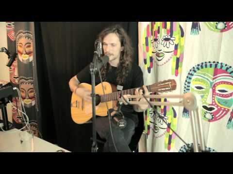 Basso Live - Kari Tapiiri