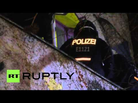 Germany: 500 police officers raid squat in Berlin after colleague attacked