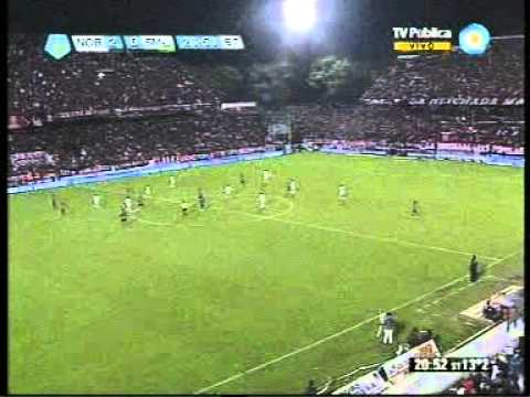 Newell´s 2 San Martín 0, gol de Scocco