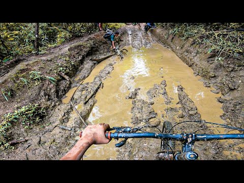 FUI EM UMA TRILHA DE LAMA DE BIKE