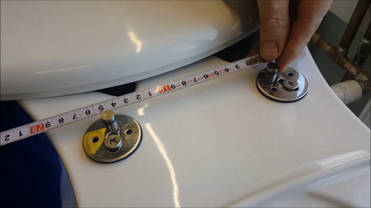 Montaż deski sedesowej z zawiasem metalowym wolnoopadającym