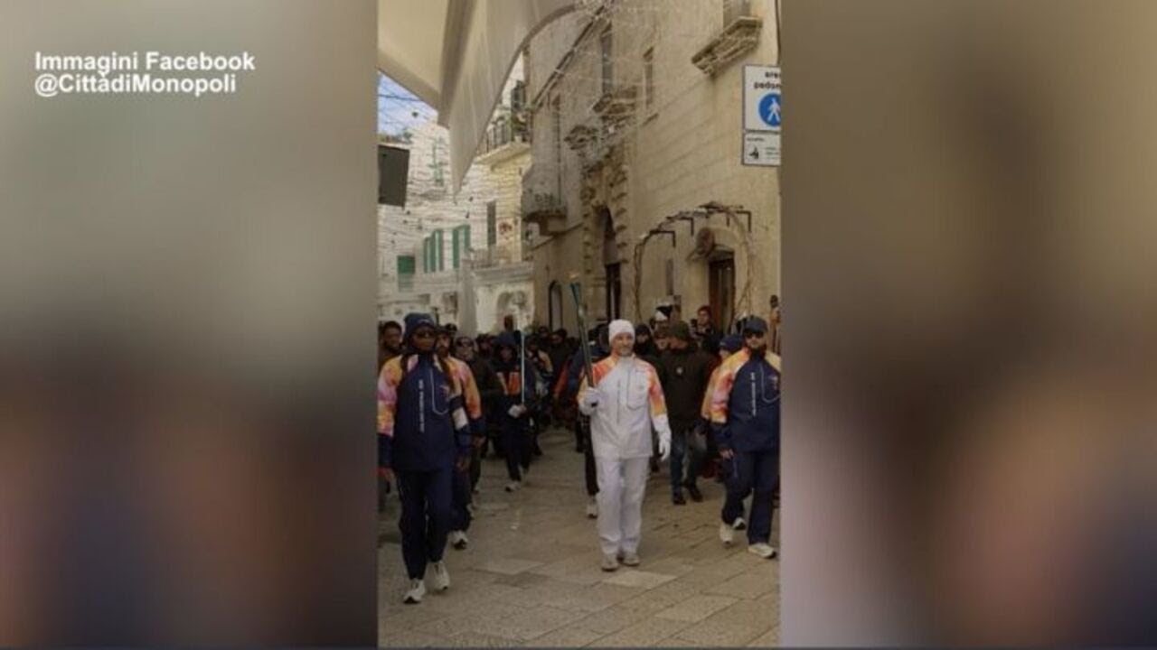 Milano Cortina, la fiamma olimpica scalda Monopoli