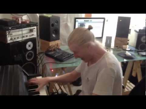 Dead Sirius 3000 in studio