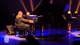 Oliver Jones - Plays Oliver Jones (2012-07-05) Théâtre Maisonneuve - PdA