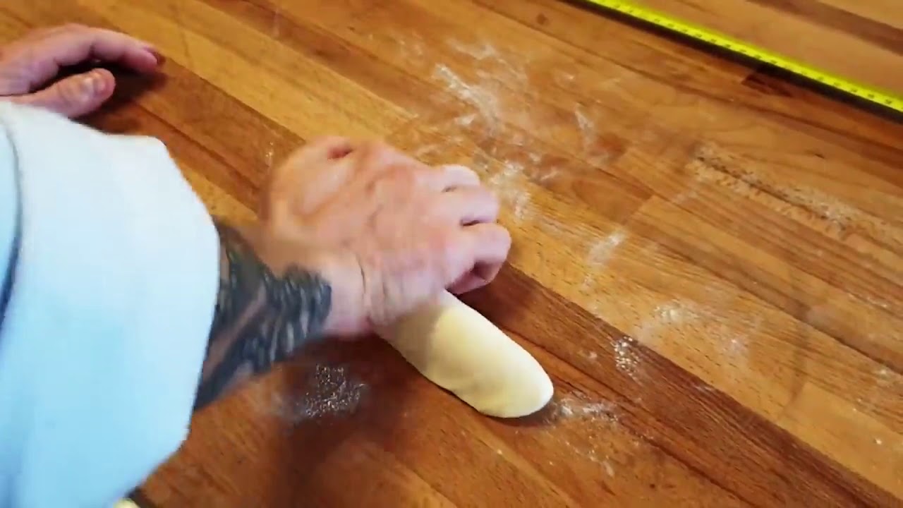 Façonner des pains à hot dogs