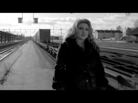 Sarah Dawn Finer - Does She Know You (Official Music Video)