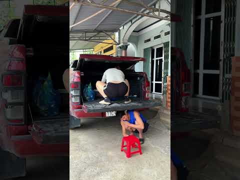 The chair is still there, but why can't I reach it with my feet?😂🤣 #funny #couple