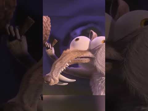 Білка Скрат нарешті з'їла жолудь? #shortsvideo #топкіно