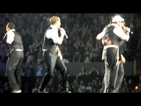 NKOTBSB Tour- Backstreet Boys "I Want It That Way" FT. KEVIN RICHARDSON 7/1/2011