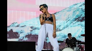 Halsey - Hold Me Down (Live at Made in America 2015)