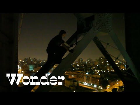Scaling the Williamsburg Bridge without getting caught | Bridge Climb - Undercity NYC
