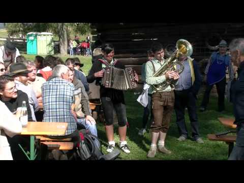 „Mein Südtirol"  Schupfenfest auf den Salten in Jenesien Südtirol