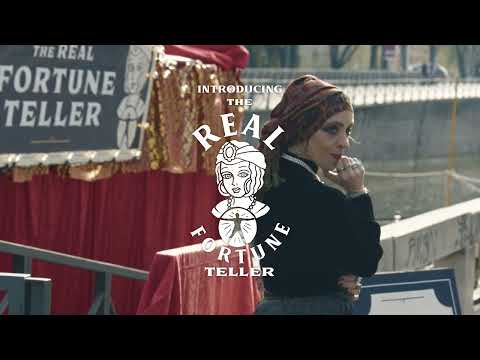 Learn the secrets to read your skin - The real Fortune Teller