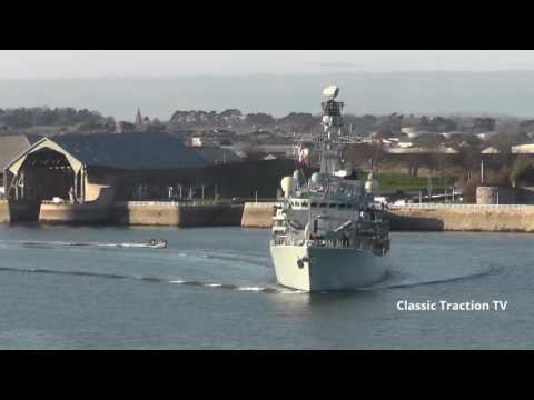 HMS MONMOUTH F235 LEAVES DEVONPORT AT DEVIL'S POINT, PLYMOUTH - 3rd January 2017
